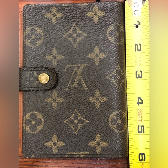 LOUIS VUITTON Small Ring Agenda Cover - Picture 15 of 15